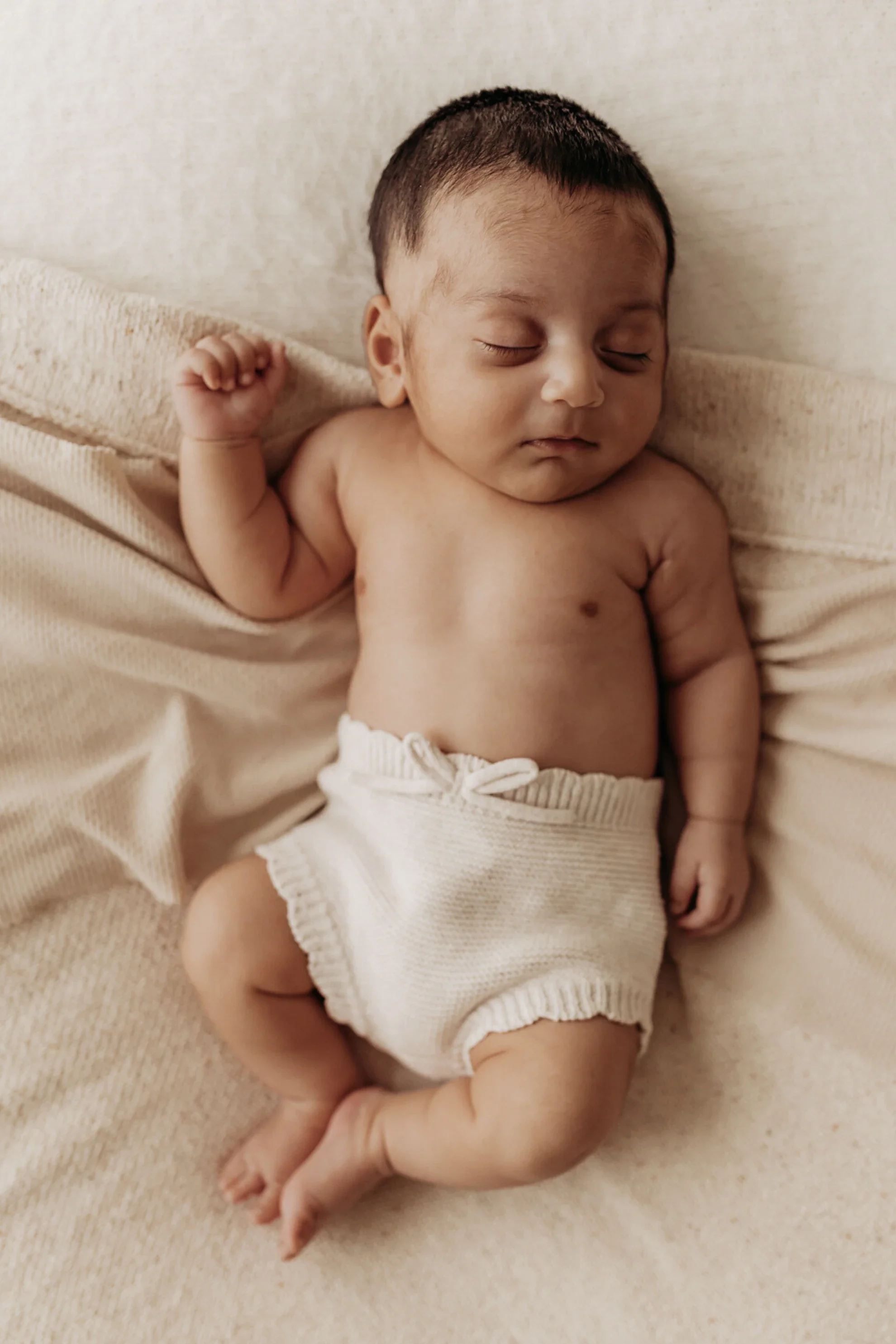 Organic Cotton Scallop Knit Baby Bloomers - Oat - Image 3
