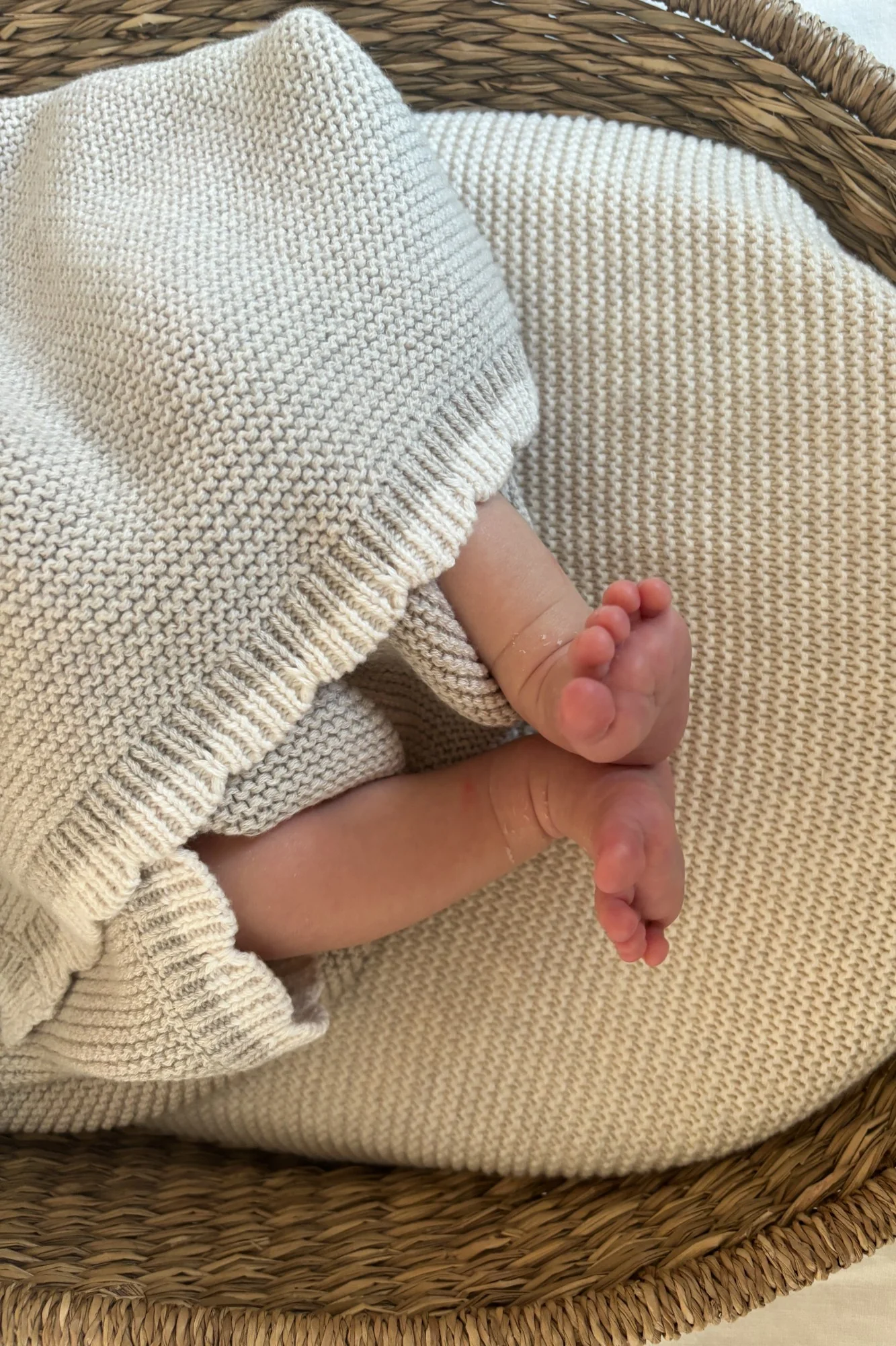 Organic Cotton Scallop Knit Tipped Baby Blanket - Pebble - Image 3