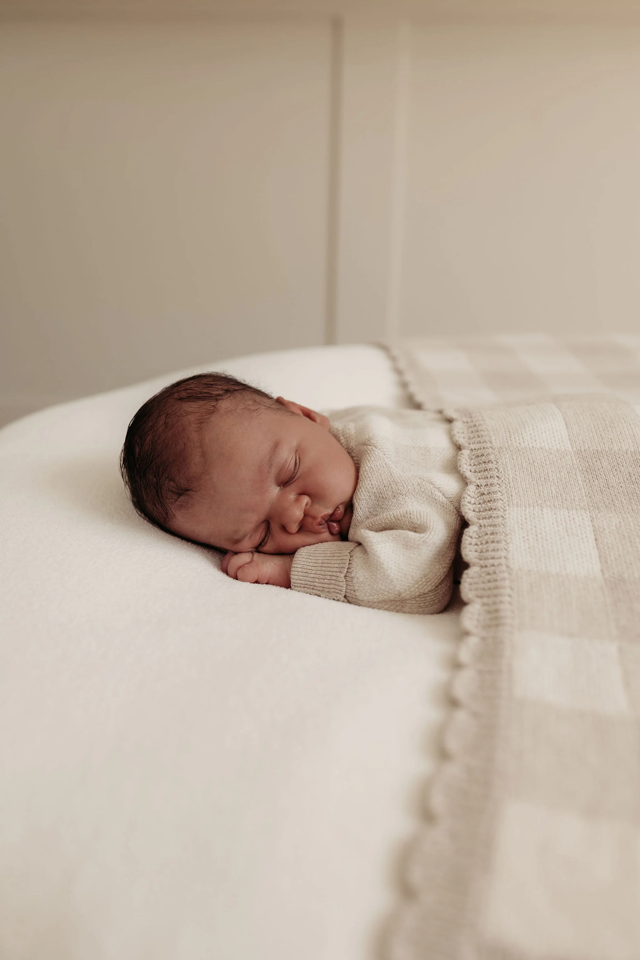 Organic Cotton Gingham Knit Baby Blanket - Pebble/Oat - Image 4